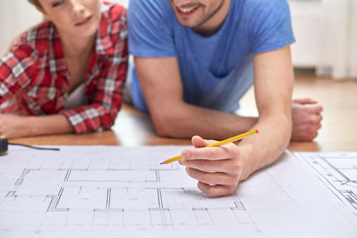 couple working on home remodeling plans 261015401 1 Ergün Dekorasyon